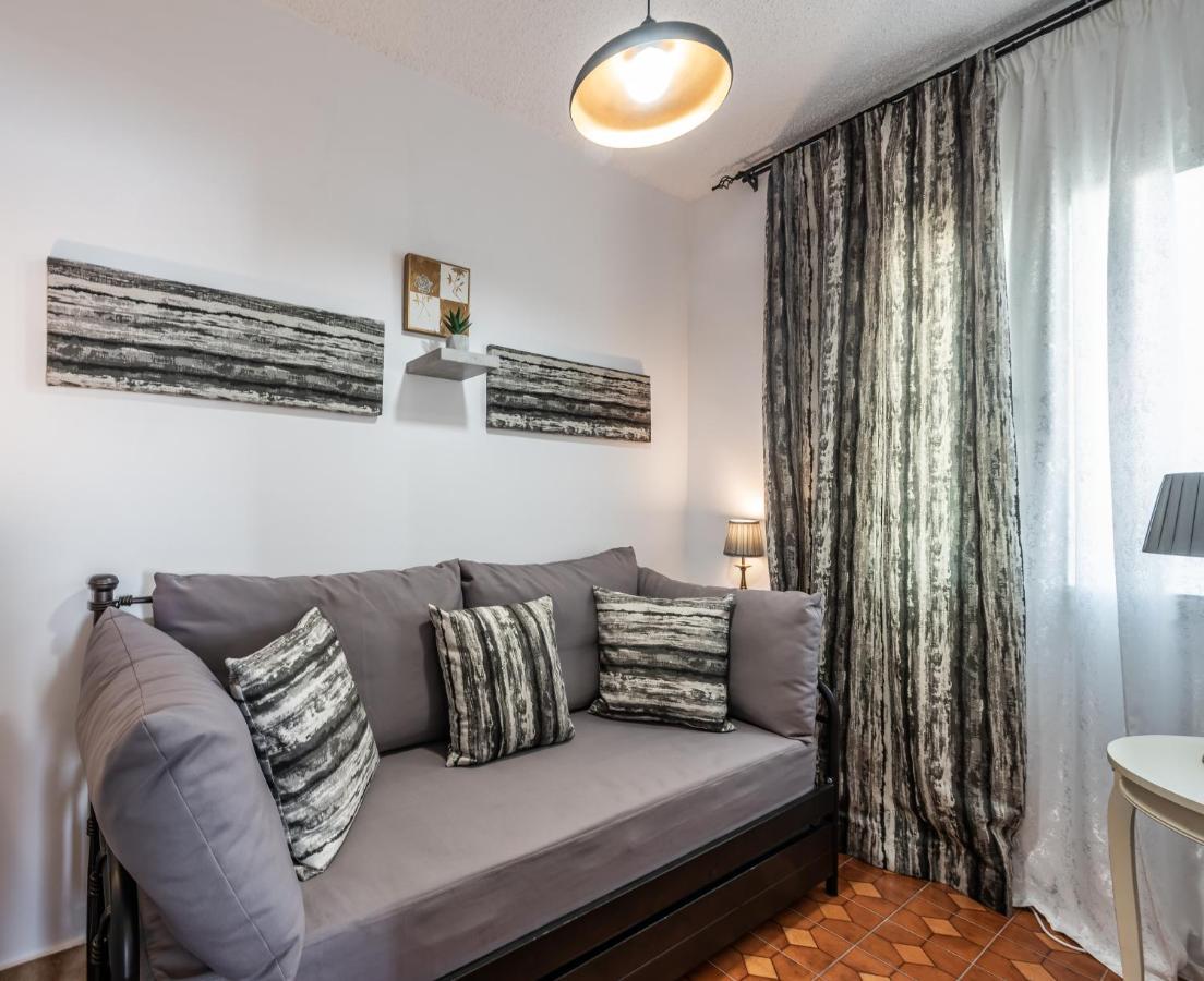 Milos Inn Adamantas  Zewnętrze zdjęcie